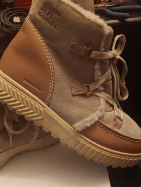 Sorel Two-Tone Taupe and Beige Lace-Up Winter Boot